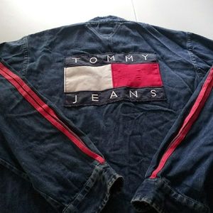 Tommy Hilfiger shirt. Youth Large Tommy flag
